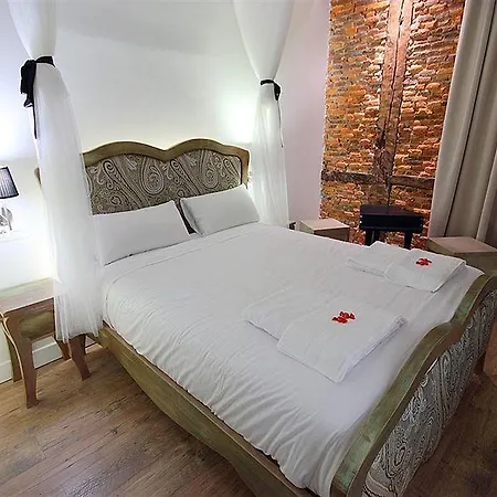 Basque Boutique 2*